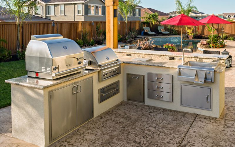 How-to-Build-an-Outdoor-Kitchen-–-Location-Design-and-Materials-2